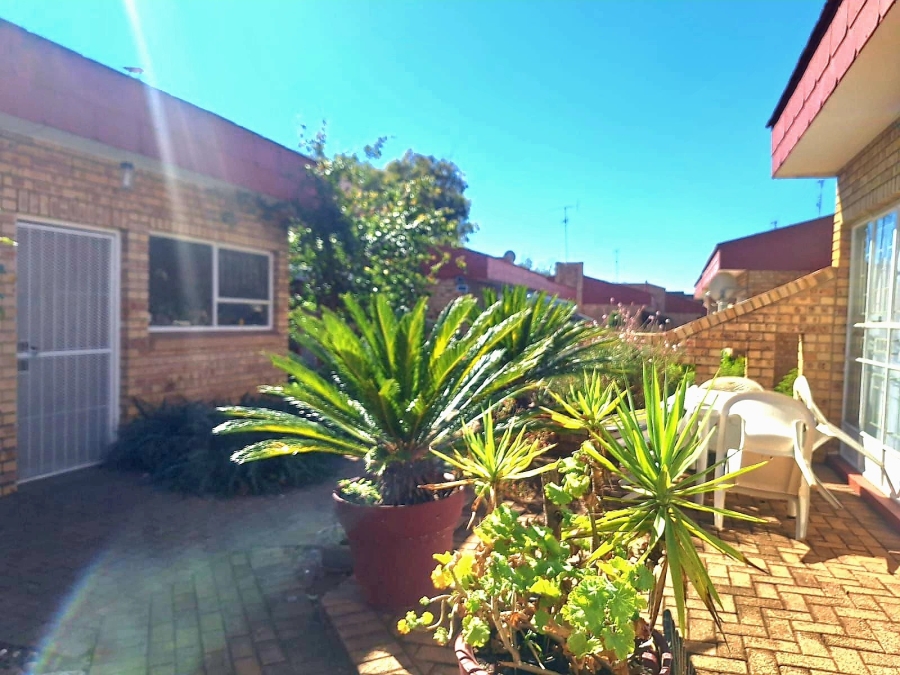 1 Bedroom Property for Sale in Miederpark North West